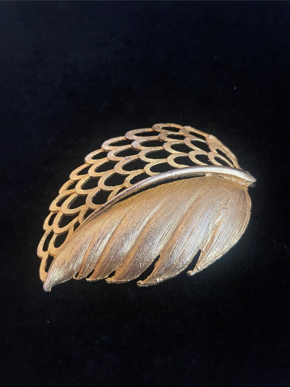 Vintage Gold Leaf Wing Brooch - Jewelry